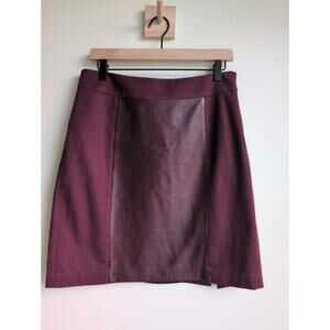 Banana Republic Lambs Leather Skirt in Burgundy size 8